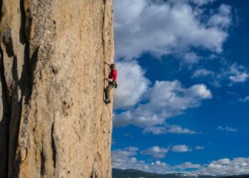 Michel Fourcroy on Robert's Crack, upper spire Phantom Spires, 2015